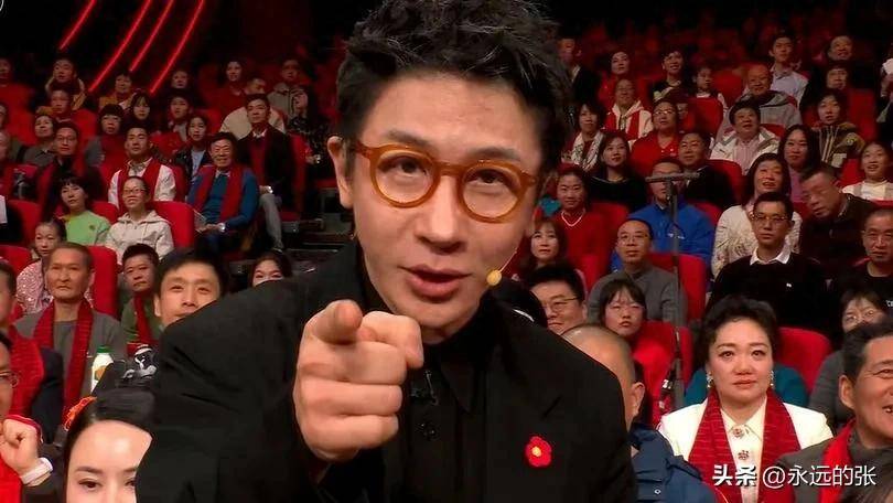 演的魔术《画蛇添福》从以下几方面来看待瓦力棋牌试玩对于刘谦在2025年春晚表(图3)